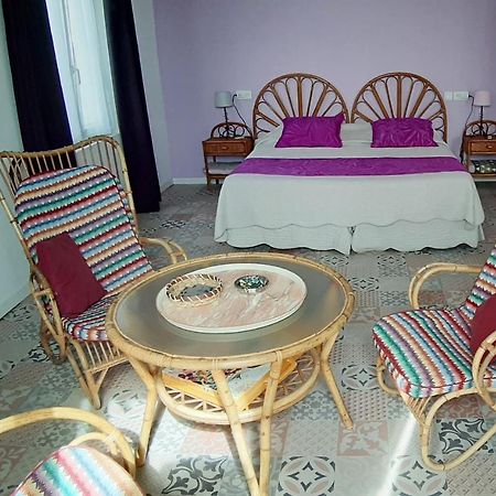 Chambre D'Hotes Du Mas Julianas サン・ローラン・ド・ラ・サランク エクステリア 写真